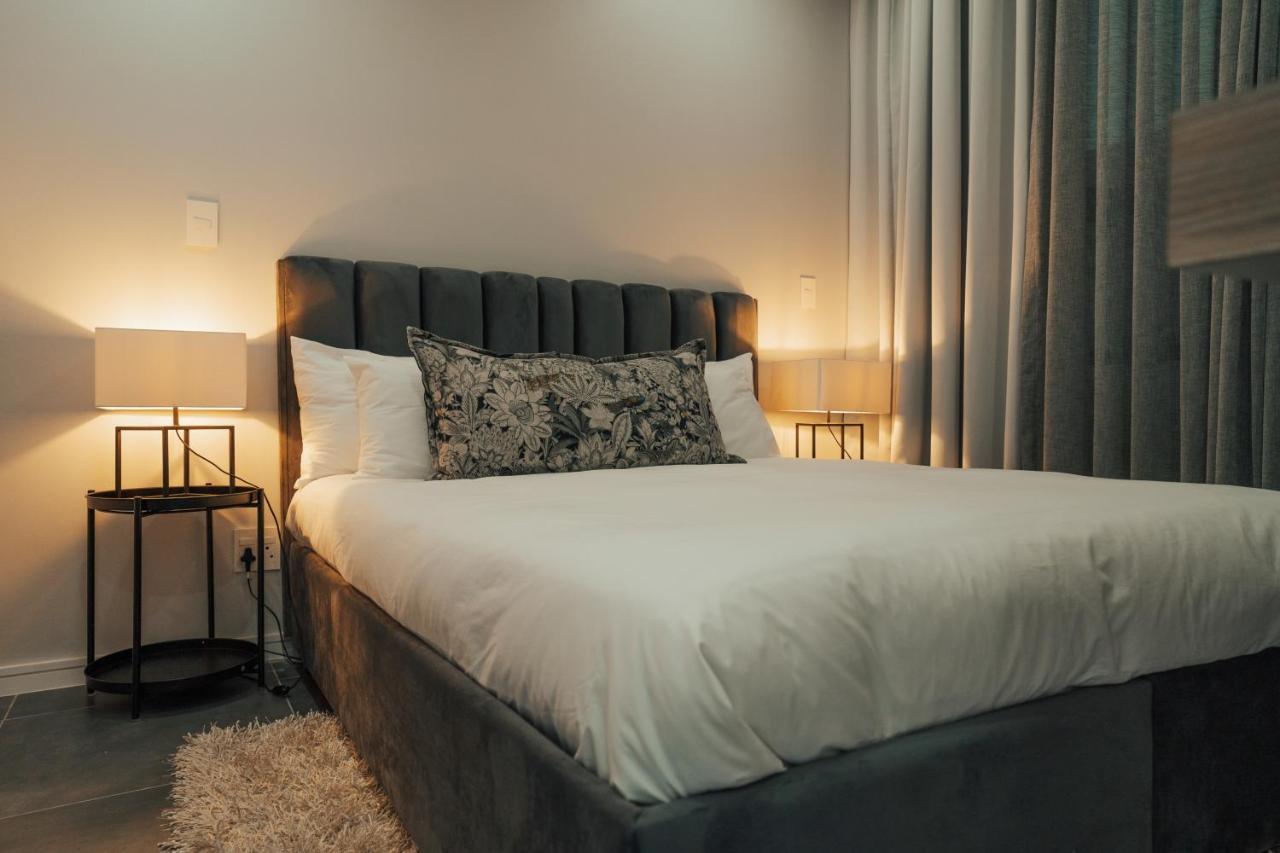 Reserved Suites Illovo Йоханесбург Екстериор снимка