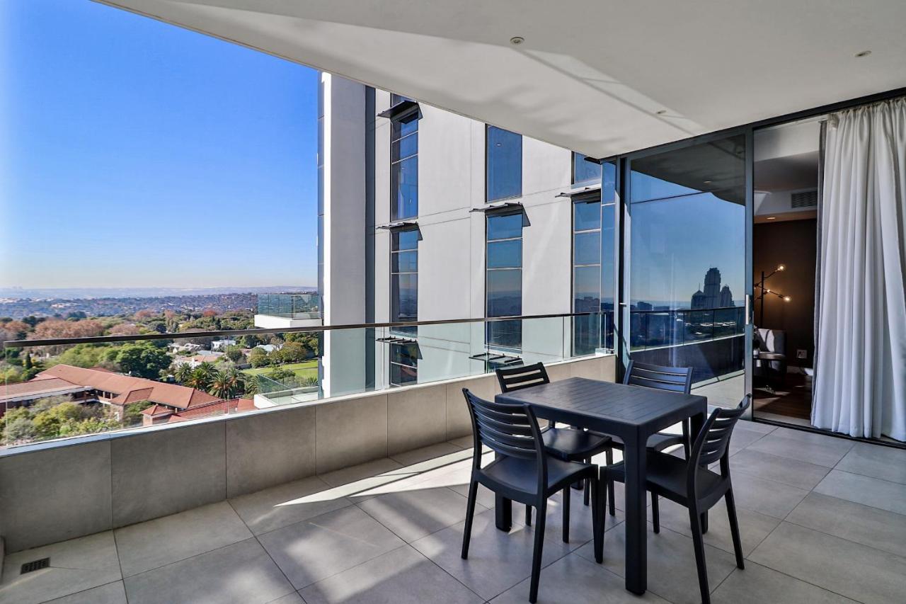 Reserved Suites Illovo Йоханесбург Екстериор снимка