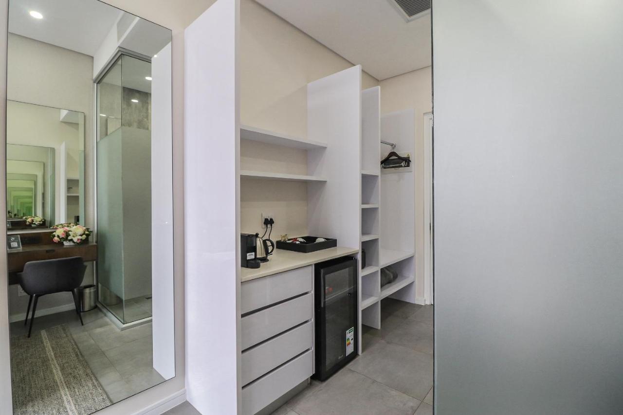 Reserved Suites Illovo Йоханесбург Екстериор снимка